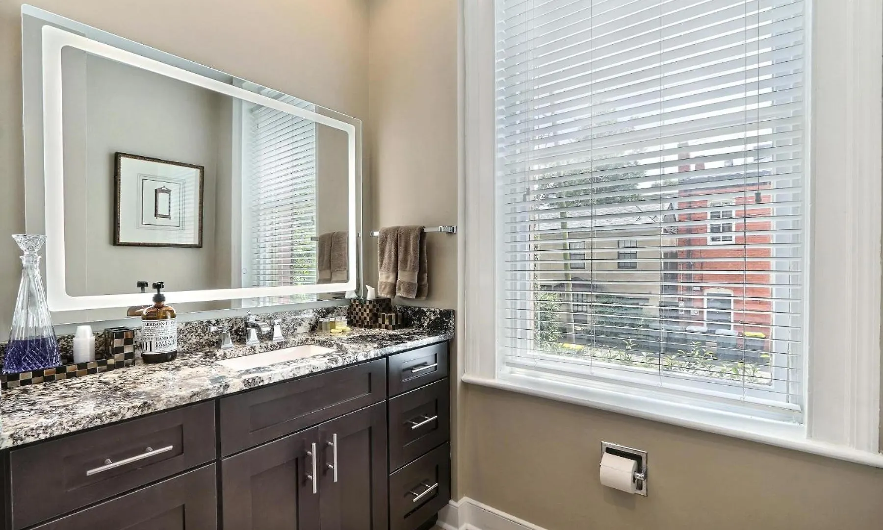 Apartament 121 W Jones Parlor Savannah