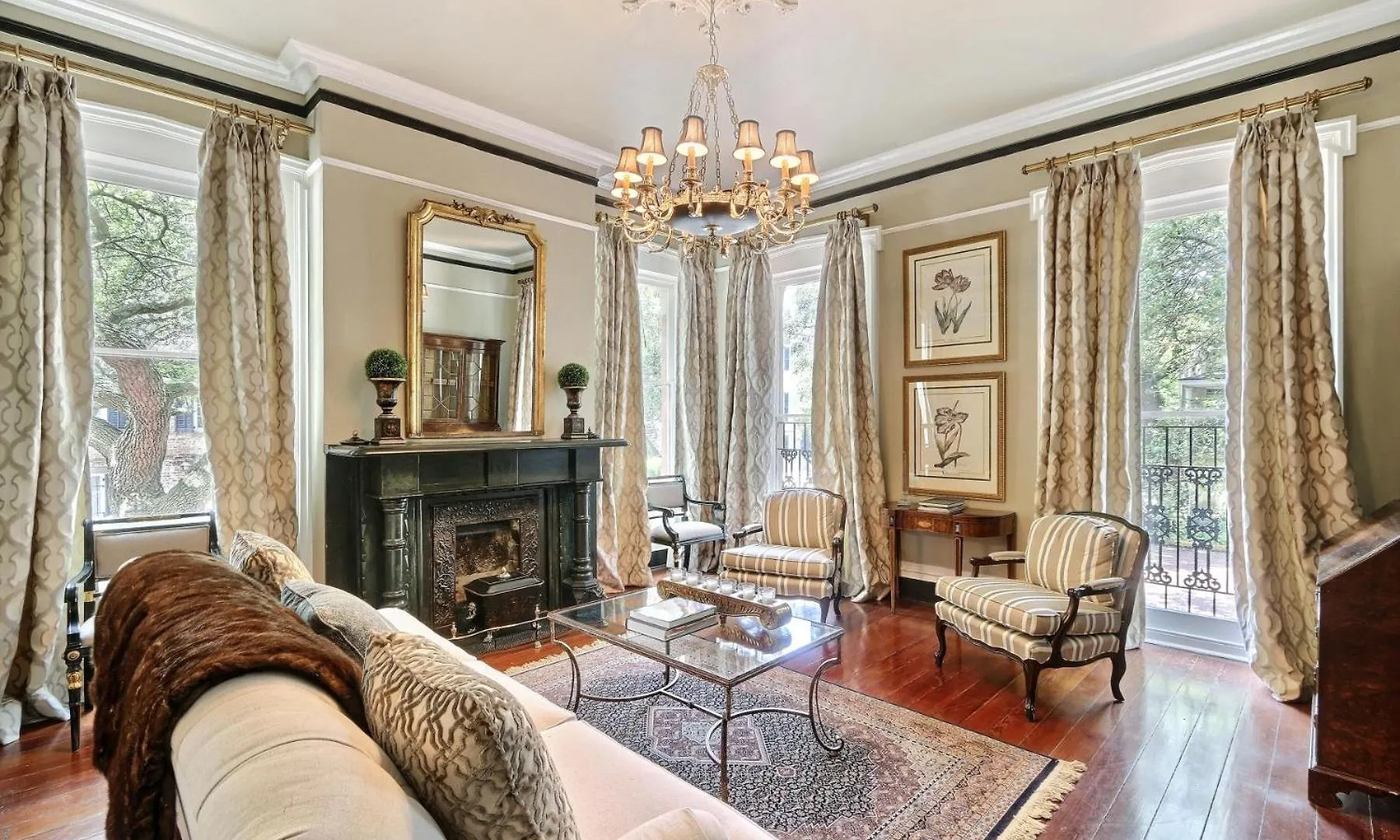 Apartament 121 W Jones Parlor Savannah 0*,